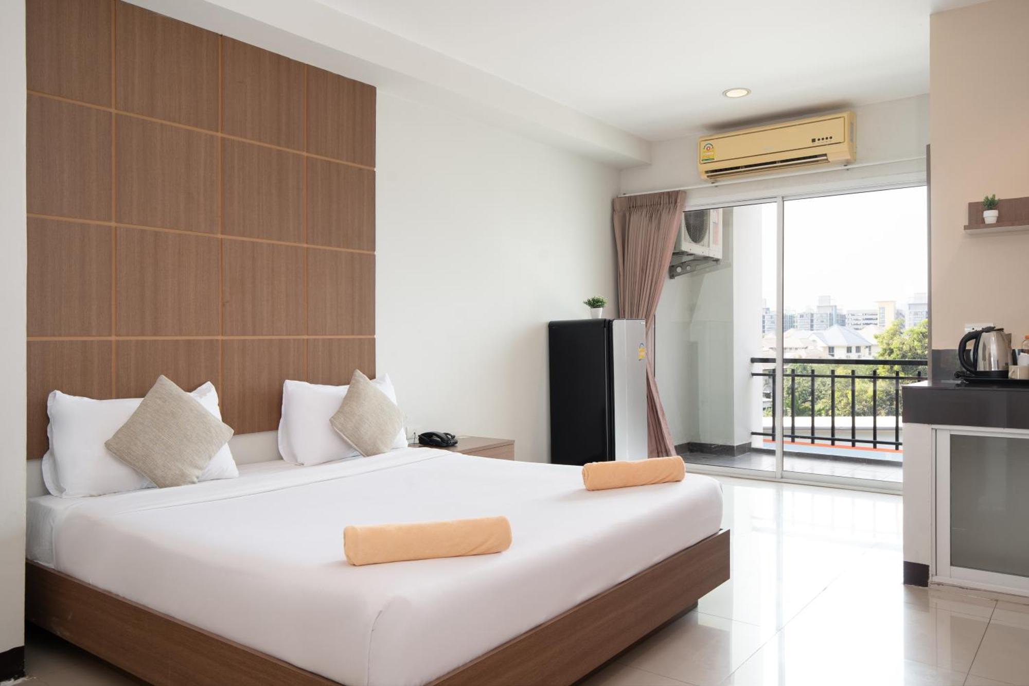 Leenova Place Bangkok Eksteriør billede